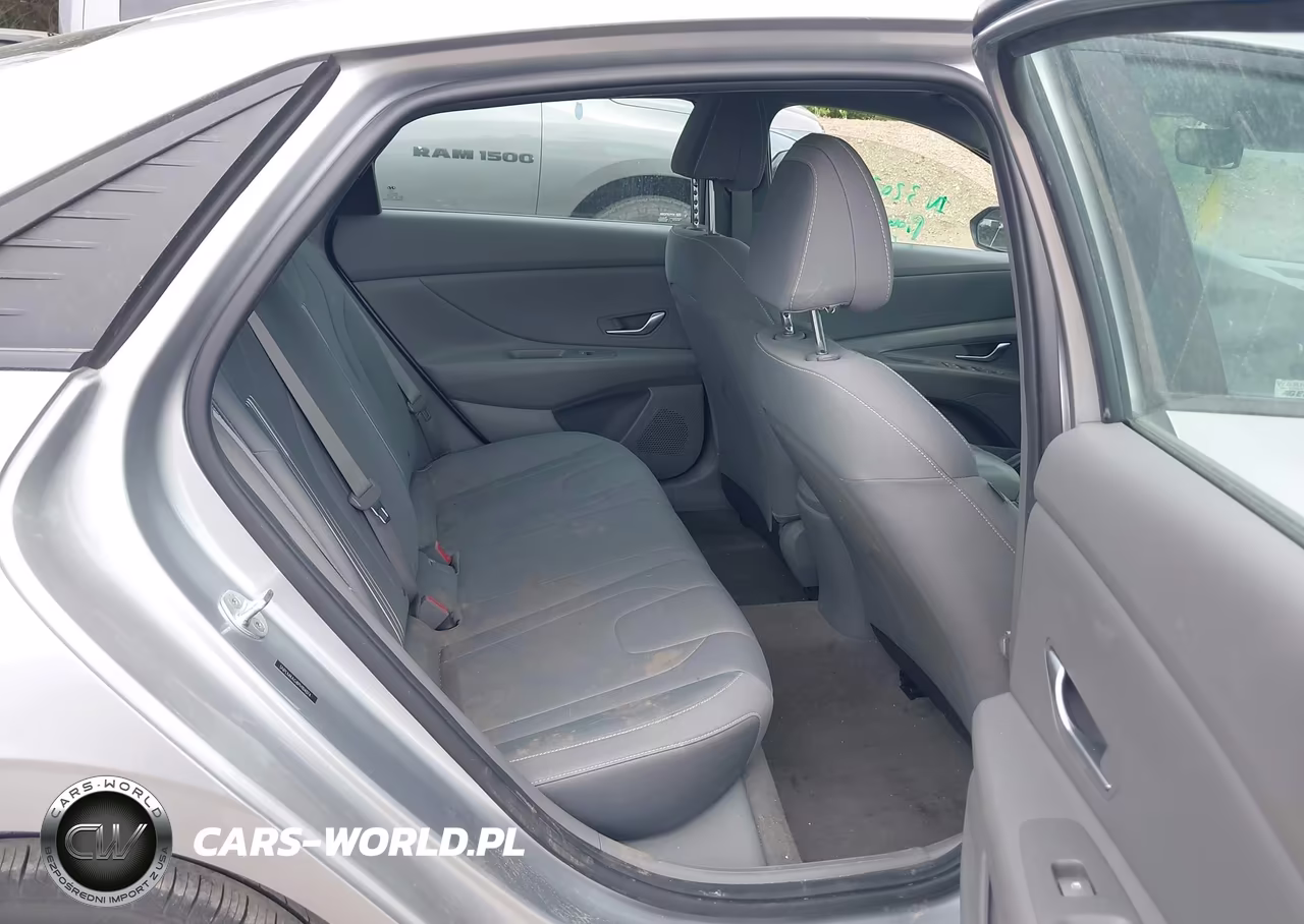 2023 Hyundai Elantra Sel VIN:5NPLM4AG8PH104074 - 8