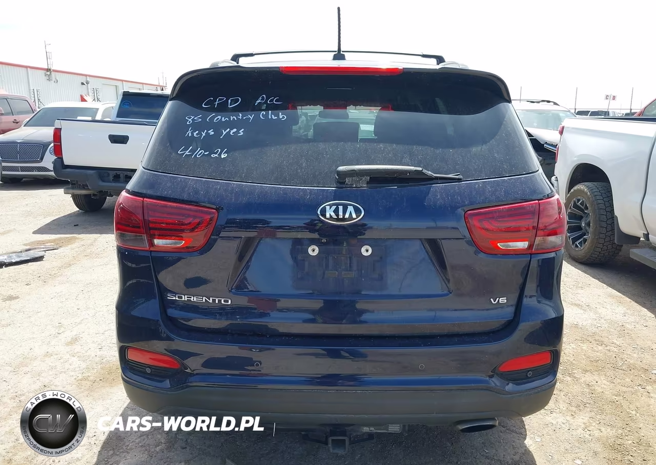 2019 Kia Sorento 3.3L S VIN:5XYPG4A59KG603473 - 17