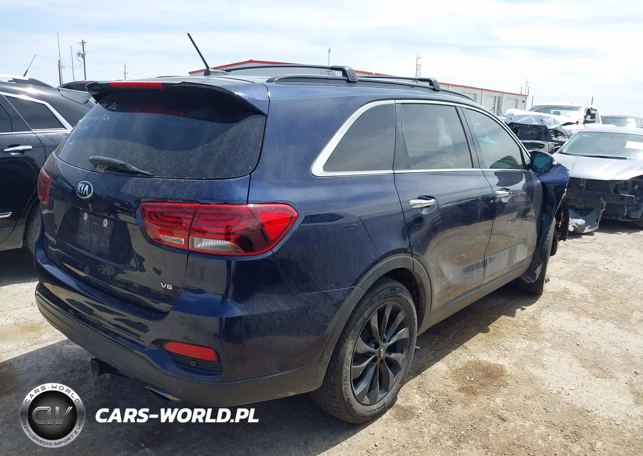 2019 Kia Sorento 3.3L S VIN:5XYPG4A59KG603473 - 4