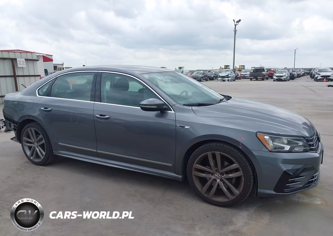2017 Volkswagen Passat 1.8T R-Line VIN:1VWDT7A3XHC048803 - 14