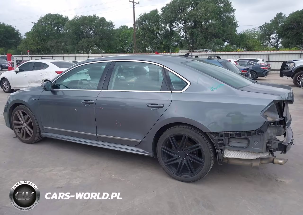 2017 Volkswagen Passat 1.8T R-Line VIN:1VWDT7A3XHC048803 - 15