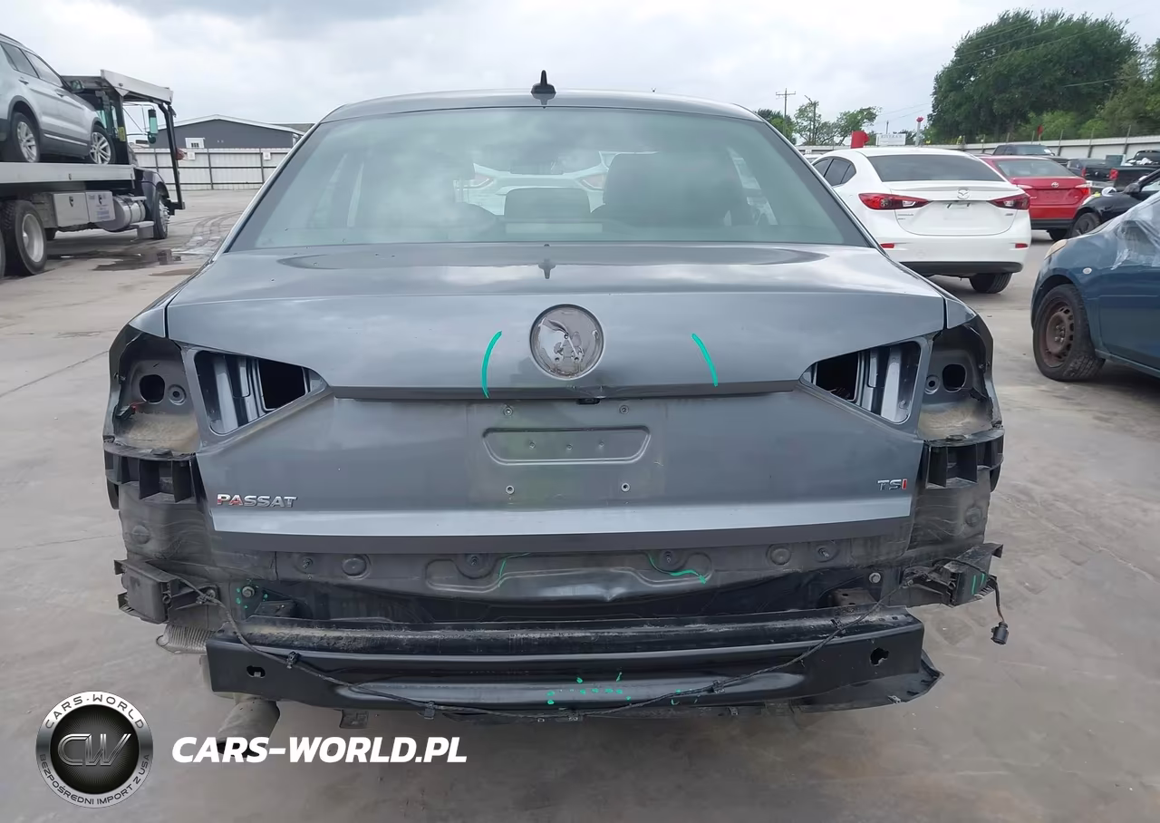 2017 Volkswagen Passat 1.8T R-Line VIN:1VWDT7A3XHC048803 - 17
