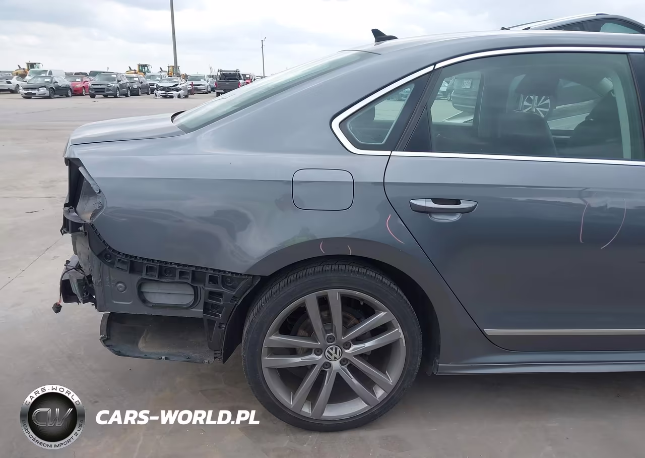 2017 Volkswagen Passat 1.8T R-Line VIN:1VWDT7A3XHC048803 - 19
