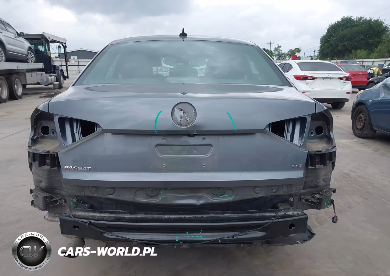 2017 Volkswagen Passat 1.8T R-Line VIN:1VWDT7A3XHC048803 - 6