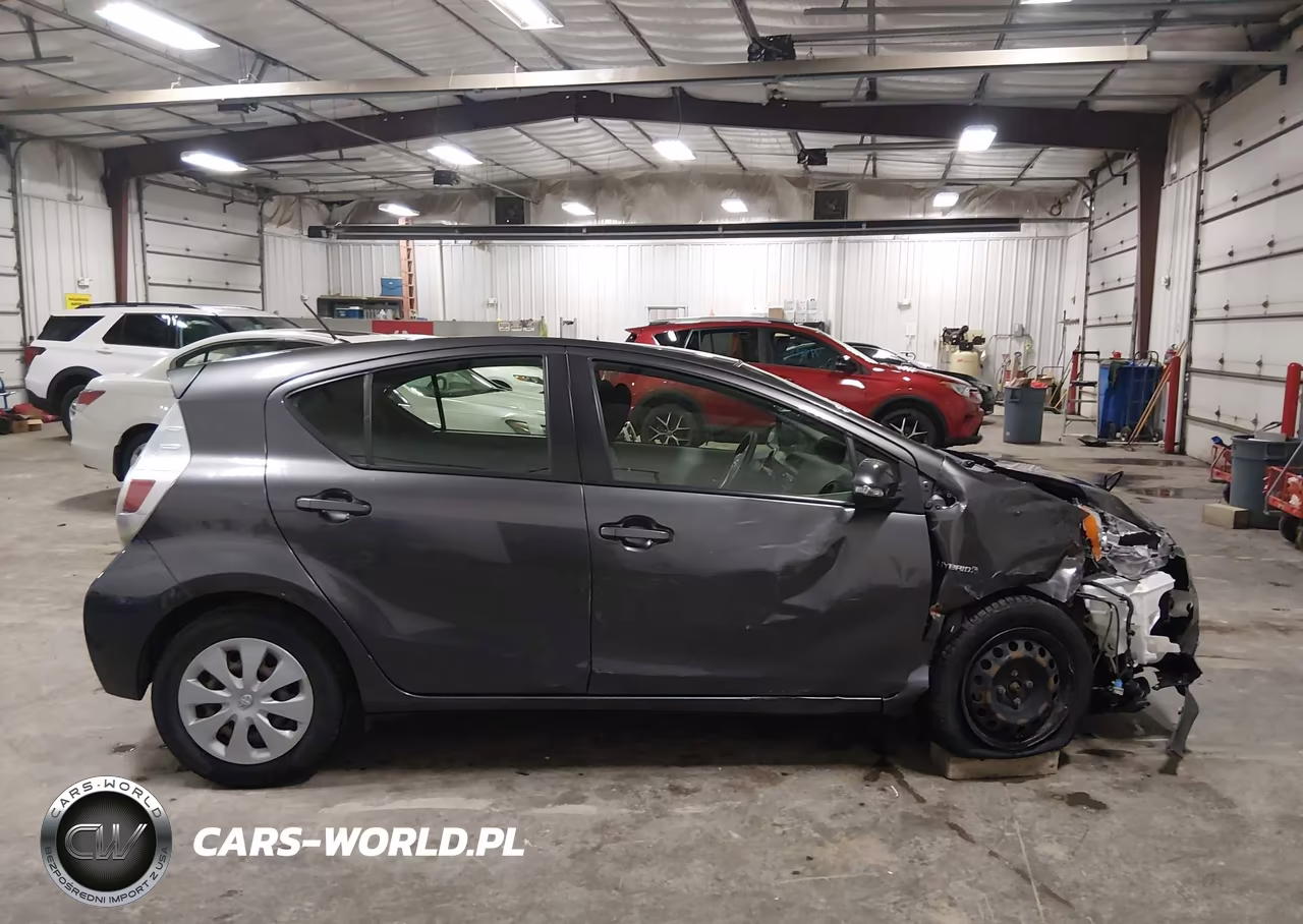 2013 Toyota Prius C Two VIN:JTDKDTB32D1032275 - 14