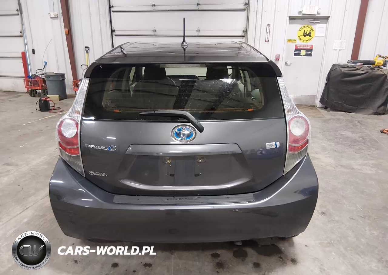 2013 Toyota Prius C Two VIN:JTDKDTB32D1032275 - 17