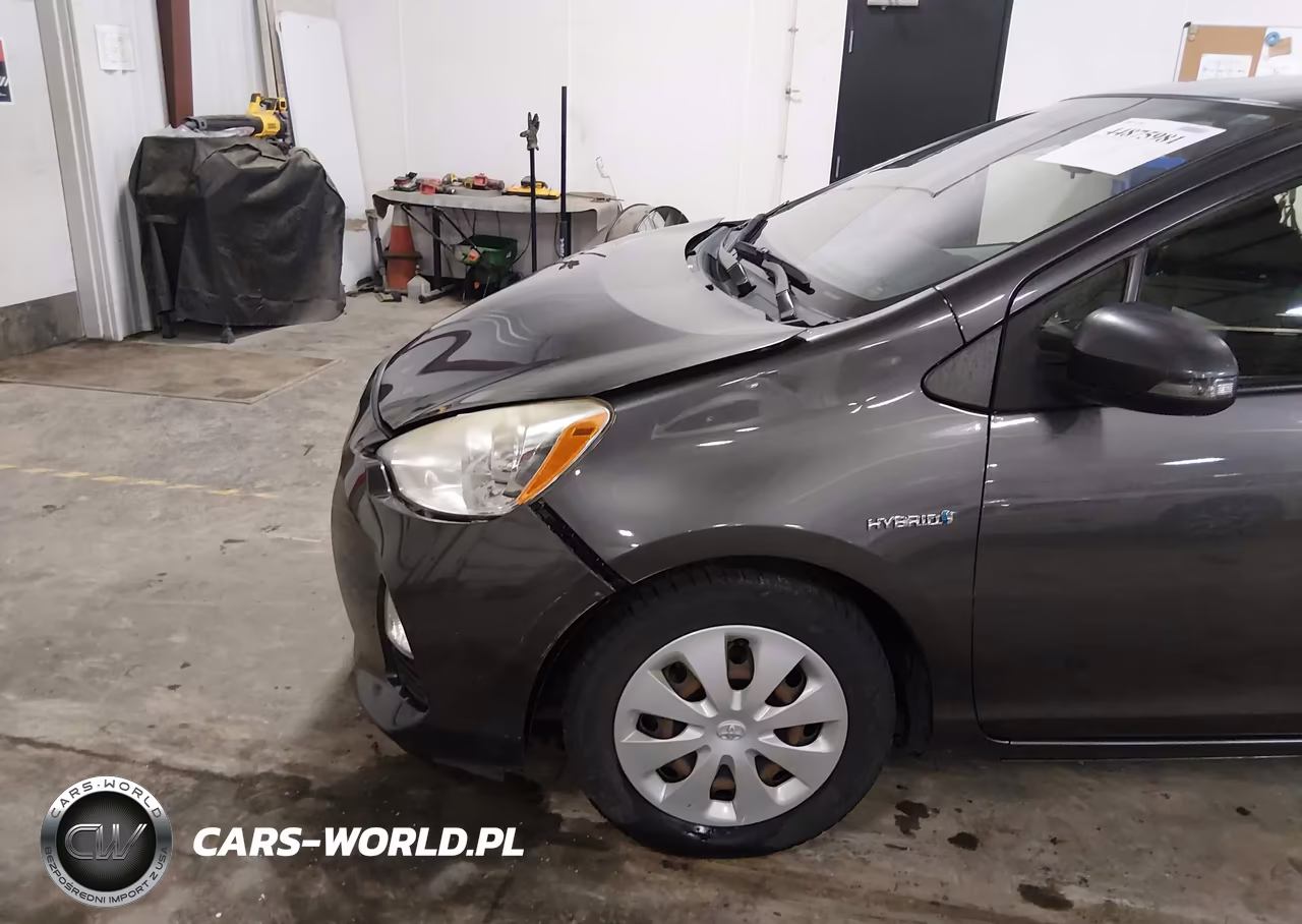 2013 Toyota Prius C Two VIN:JTDKDTB32D1032275 - 20