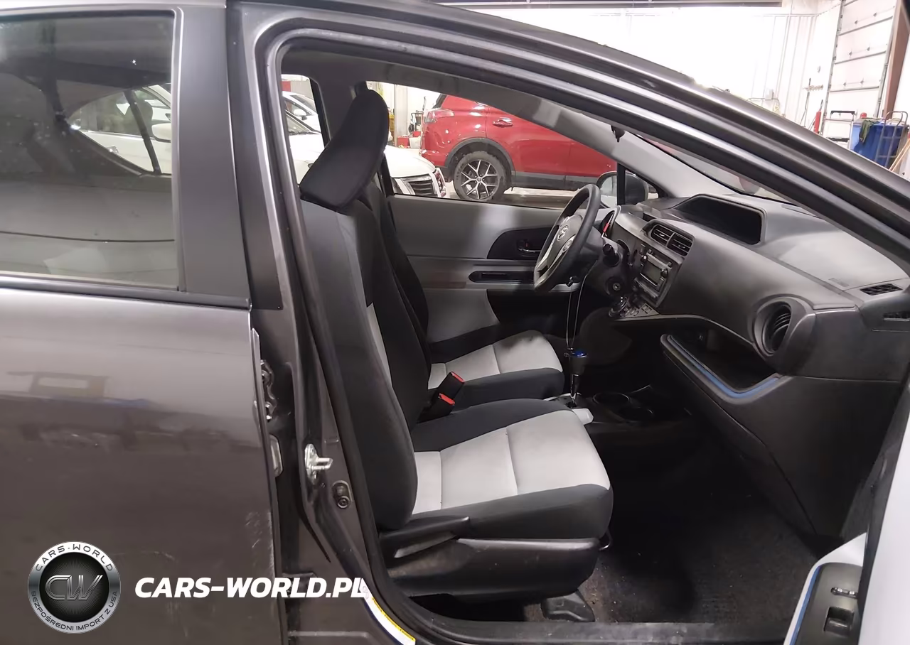2013 Toyota Prius C Two VIN:JTDKDTB32D1032275 - 5