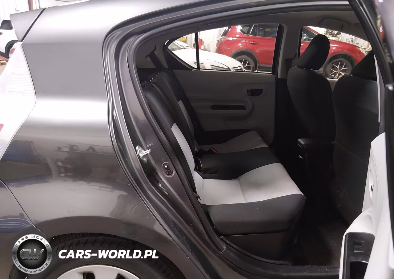 2013 Toyota Prius C Two VIN:JTDKDTB32D1032275 - 8