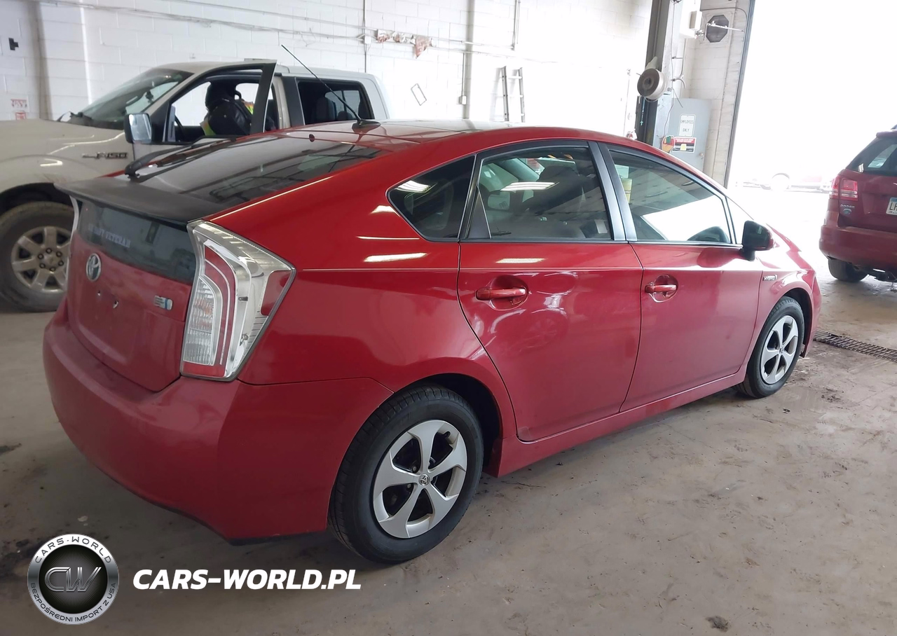 2013 Toyota Prius Three VIN:JTDKN3DU9D5614174 - 4