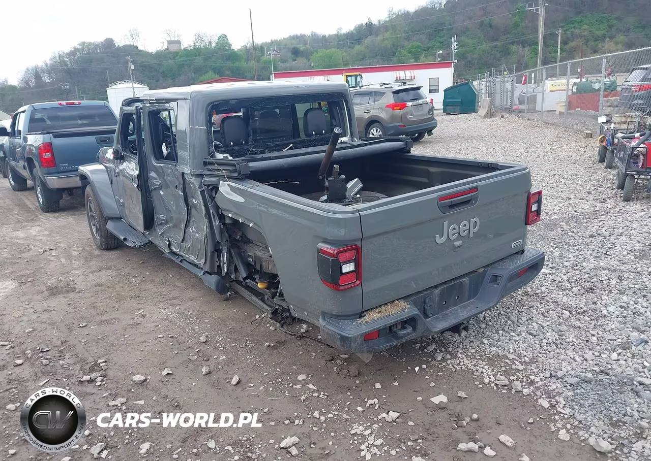 2020 Jeep Gladiator Overland 4X4 VIN:1C6HJTFG3LL173026 - 3