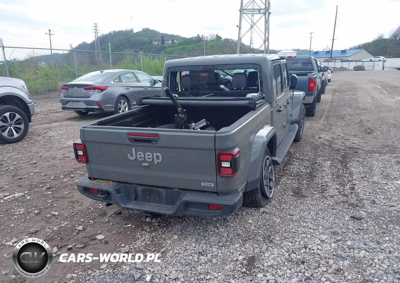 2020 Jeep Gladiator Overland 4X4 VIN:1C6HJTFG3LL173026 - 4
