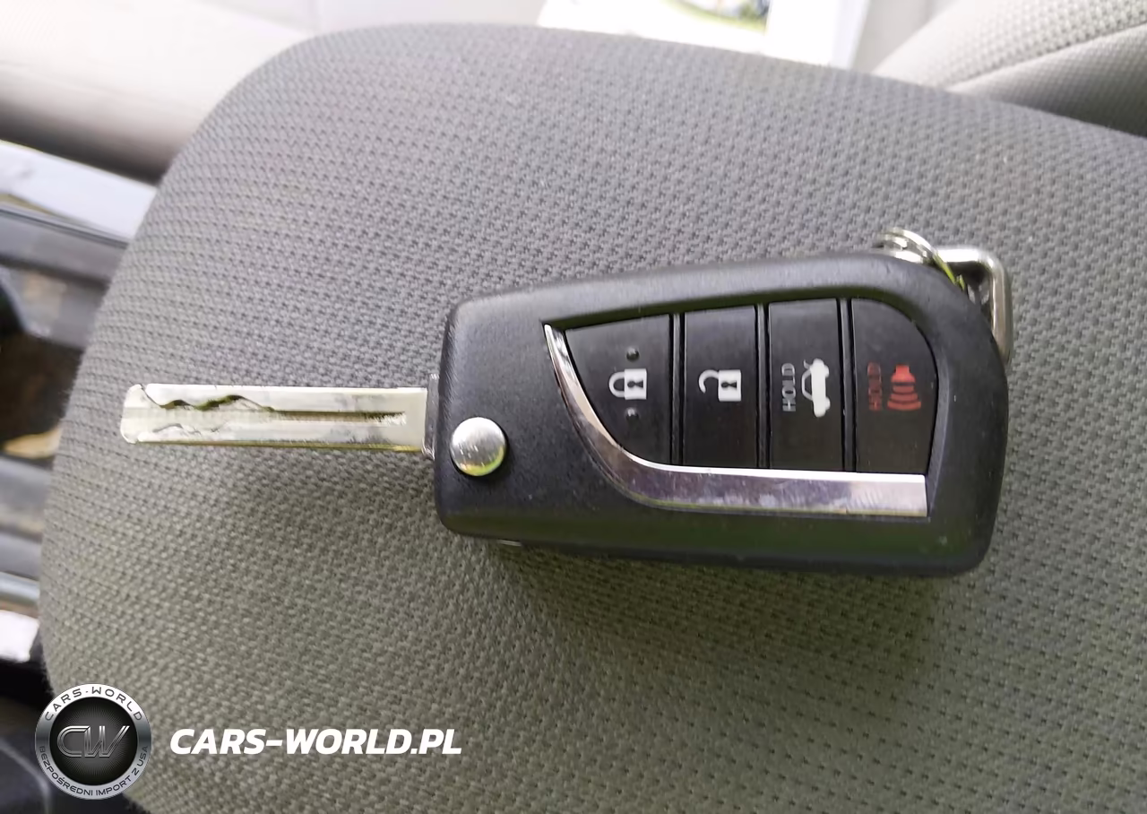 2020 Toyota Corolla Le VIN:5YFEPRAE9LP074611 - 11