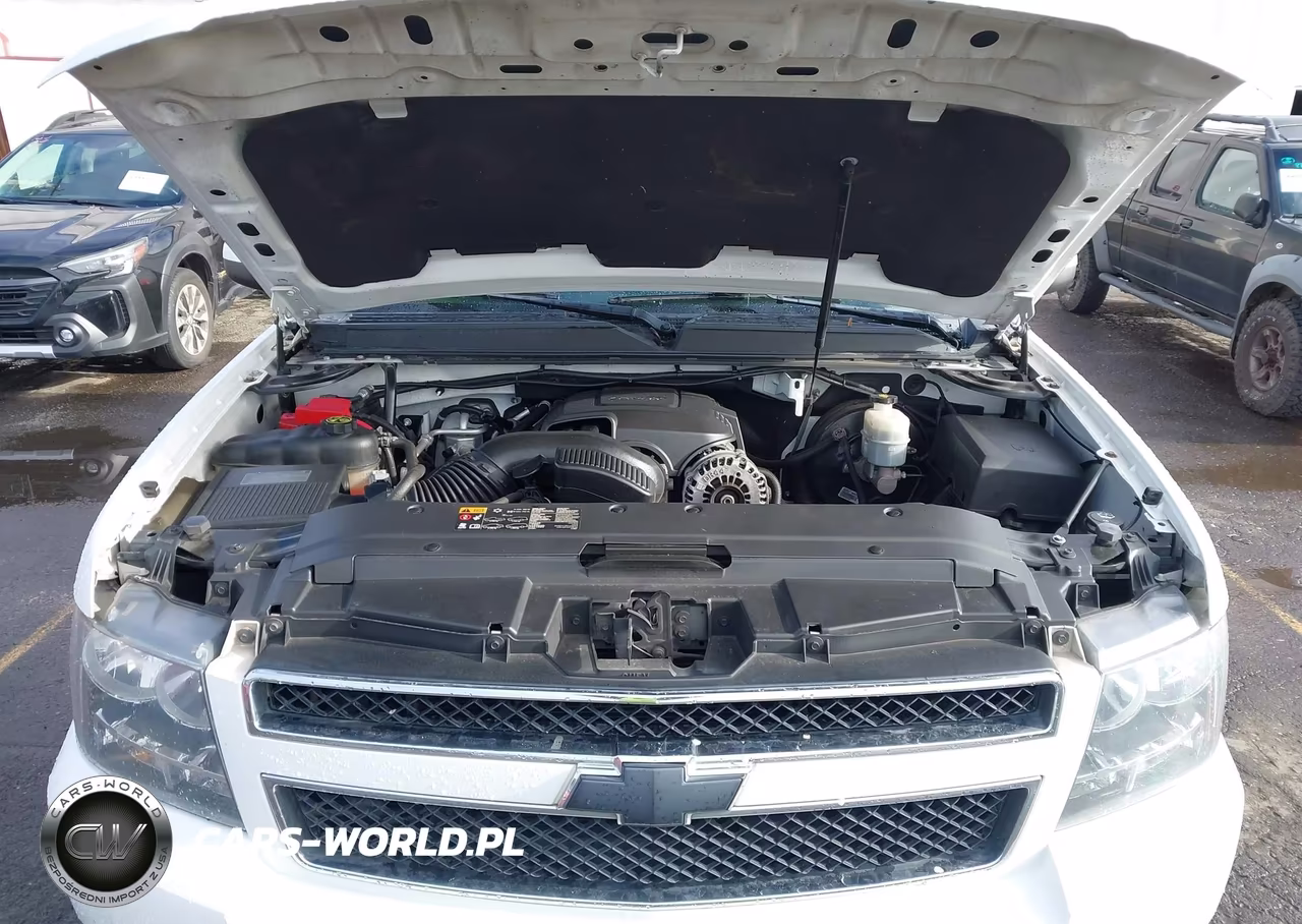 2013 Chevrolet Tahoe Lt VIN:1GNSKBE01DR243722 - 10