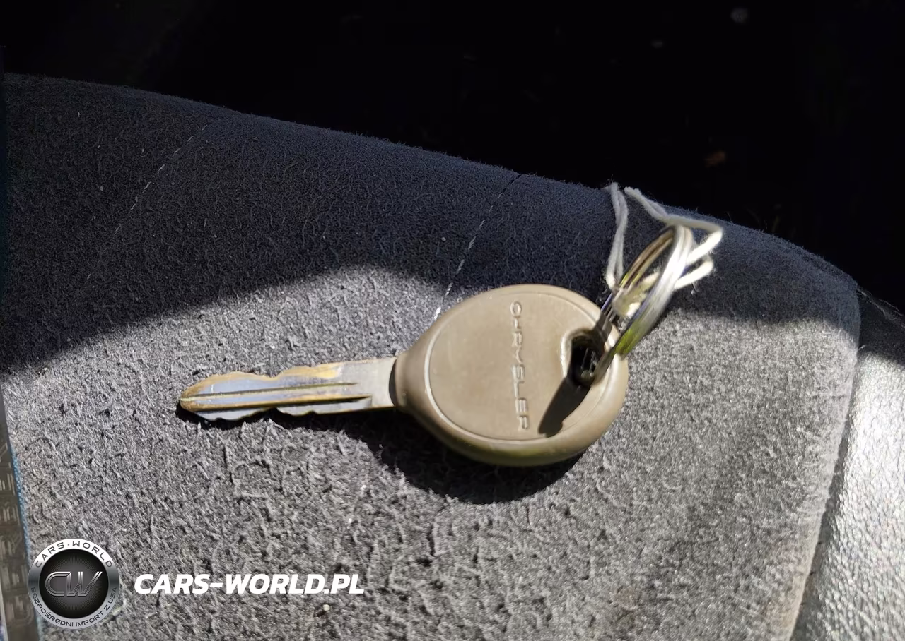 2005 Chrysler Sebring Touring VIN:1C3EL55R35N503442 - 11
