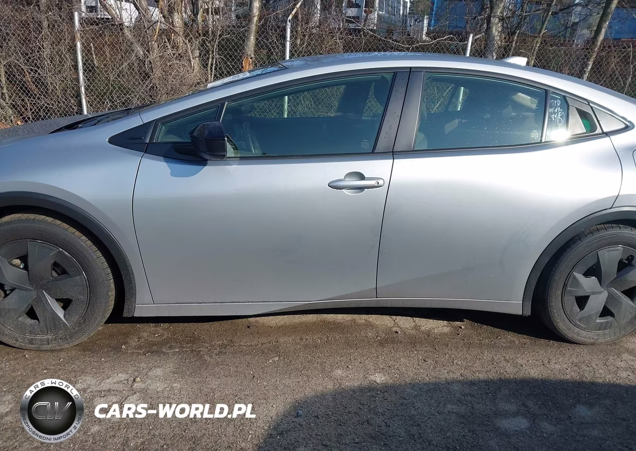 2024 Toyota Prius Le VIN:JTDACAAU3R3020547 - 14