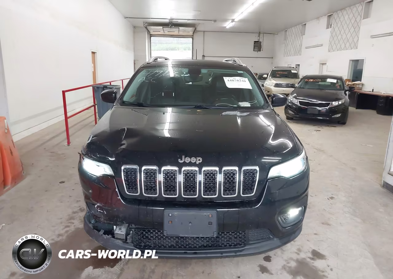 2019 Jeep Cherokee Latitude Plus 4X4 VIN:1C4PJMLN8KD146989 - 12