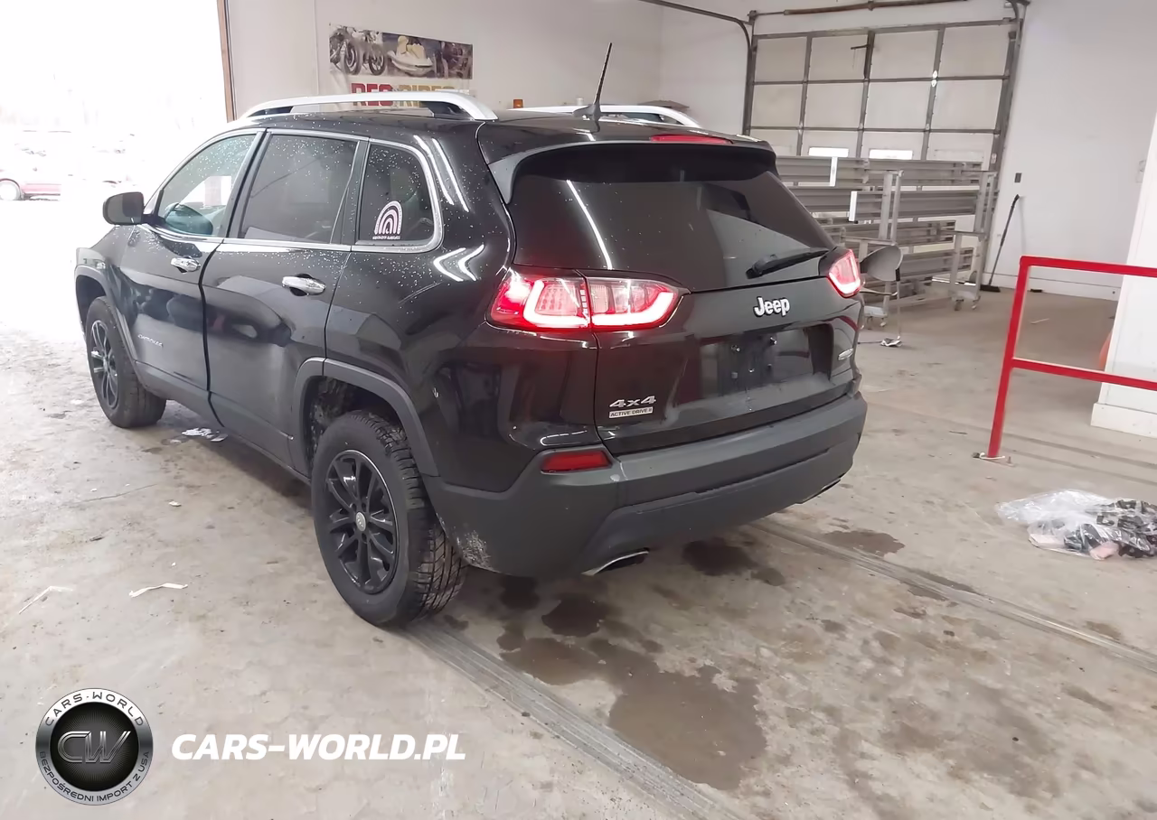 2019 Jeep Cherokee Latitude Plus 4X4 VIN:1C4PJMLN8KD146989 - 3