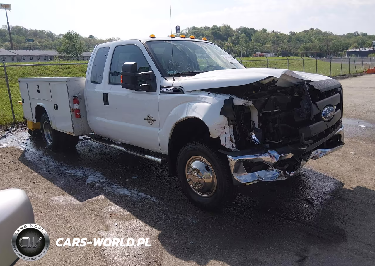 2014 Ford F-350 Chassis Xl