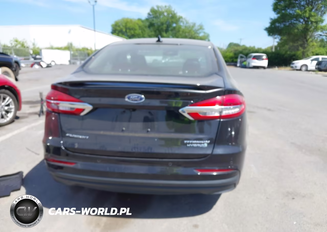 2019 Ford Fusion Hybrid Titanium VIN:3FA6P0RU7KR202936 - 17