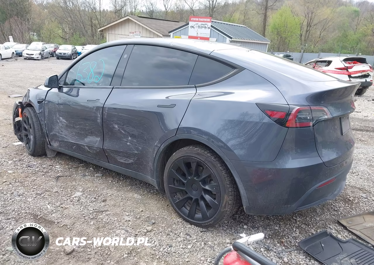 2023 Tesla Model Y Awd-Long Range Dual Motor All-Wheel Drive VIN:7SAYGAEE9PF964944 - 3