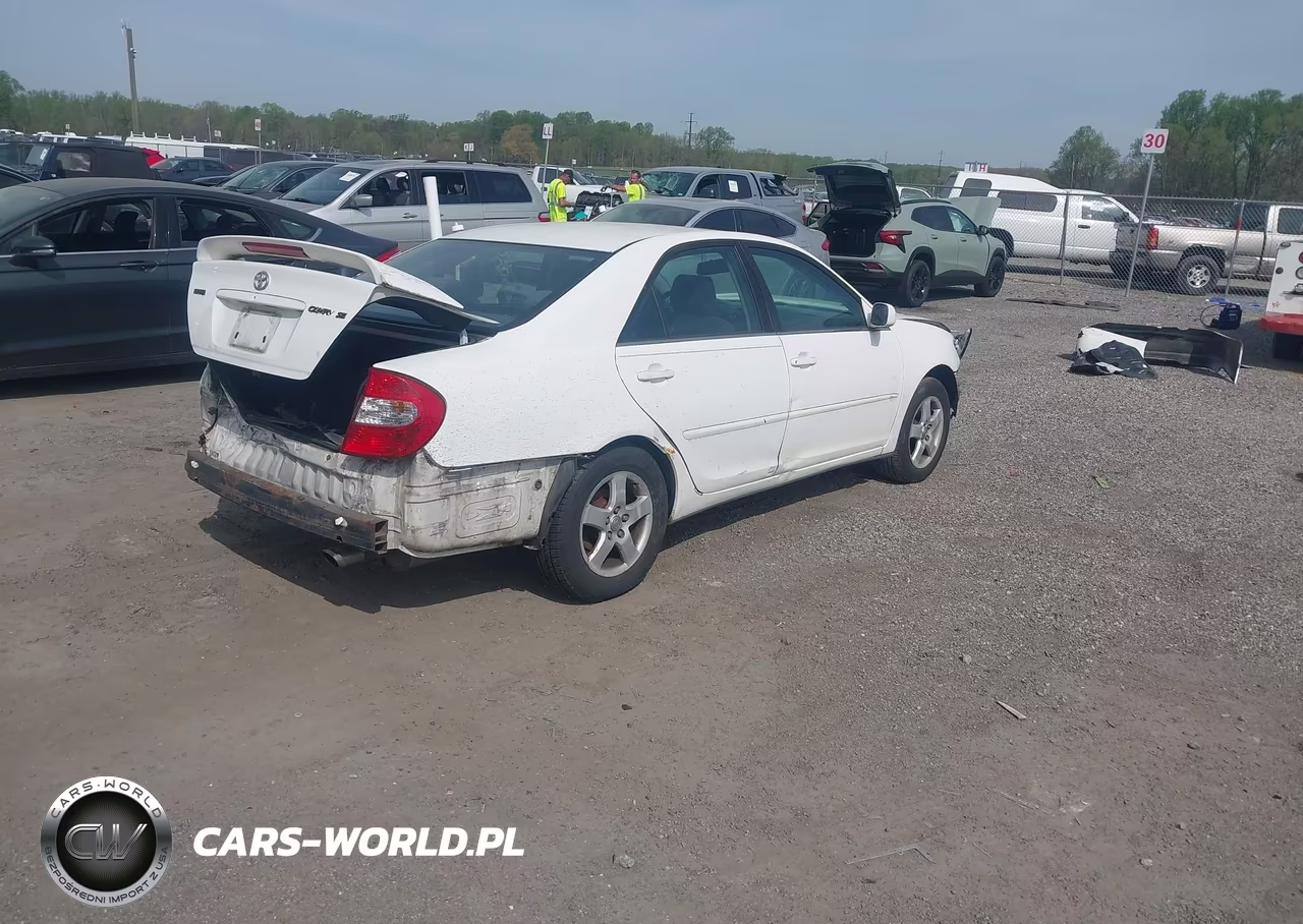 2002 Toyota Camry Se VIN:JTDBE32K720068549 - 4