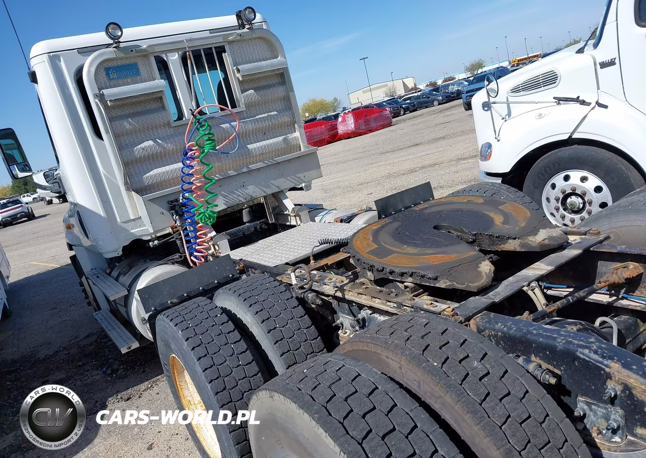2014 Freightliner Cascadia 125 VIN:3AKJGEDV0ESFR1021 - 3