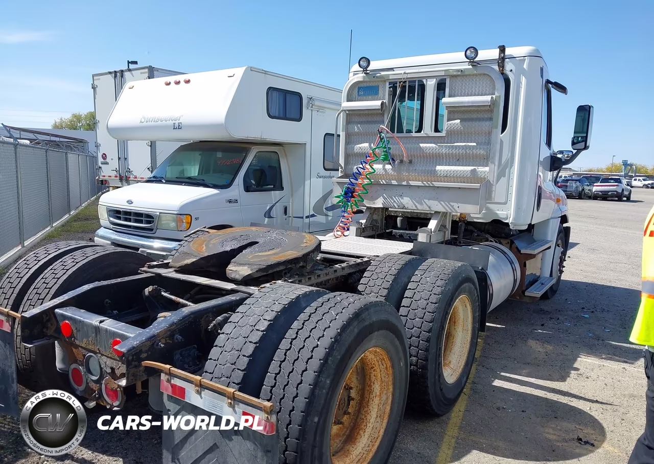 2014 Freightliner Cascadia 125 VIN:3AKJGEDV0ESFR1021 - 4