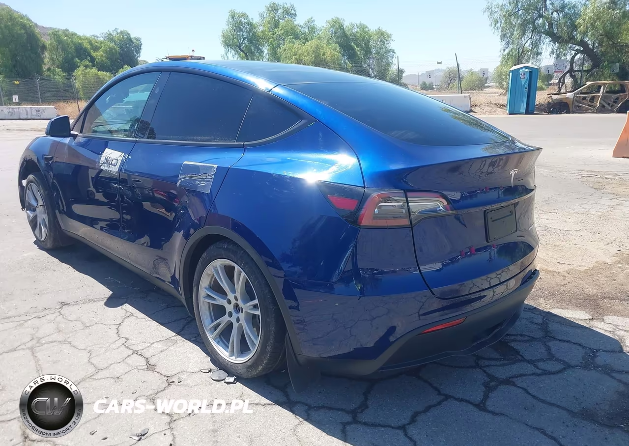 2023 Tesla Model Y Awd-Long Range Dual Motor All-Wheel Drive VIN:7SAYGDEE9PA211350 - 3