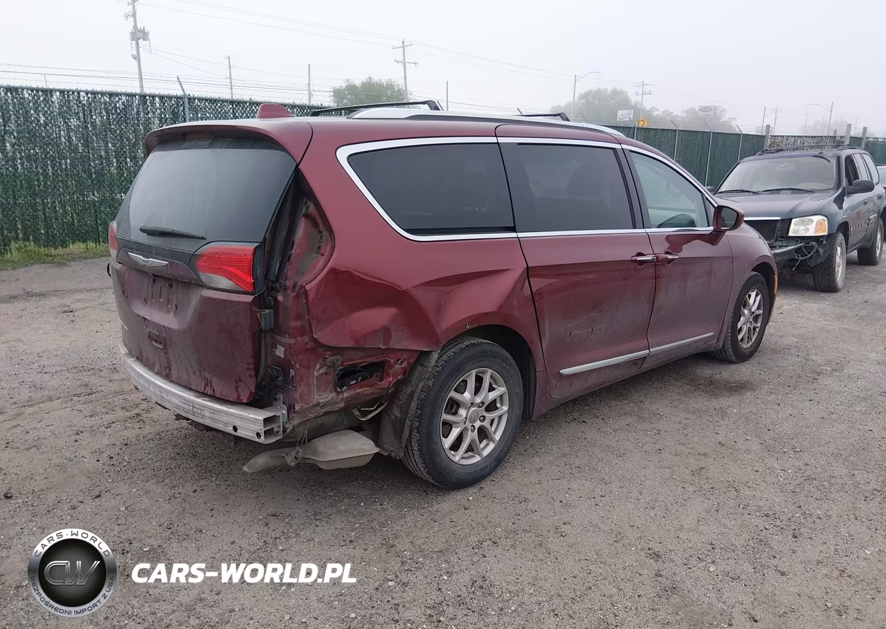 2020 Chrysler Pacifica Touring L VIN:2C4RC1BG7LR125277 - 4