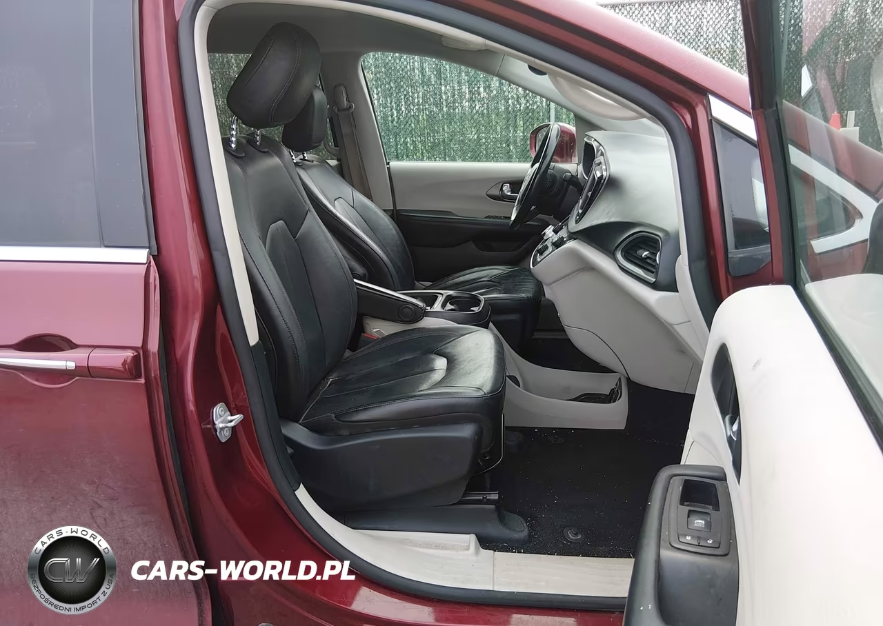 2020 Chrysler Pacifica Touring L VIN:2C4RC1BG7LR125277 - 5