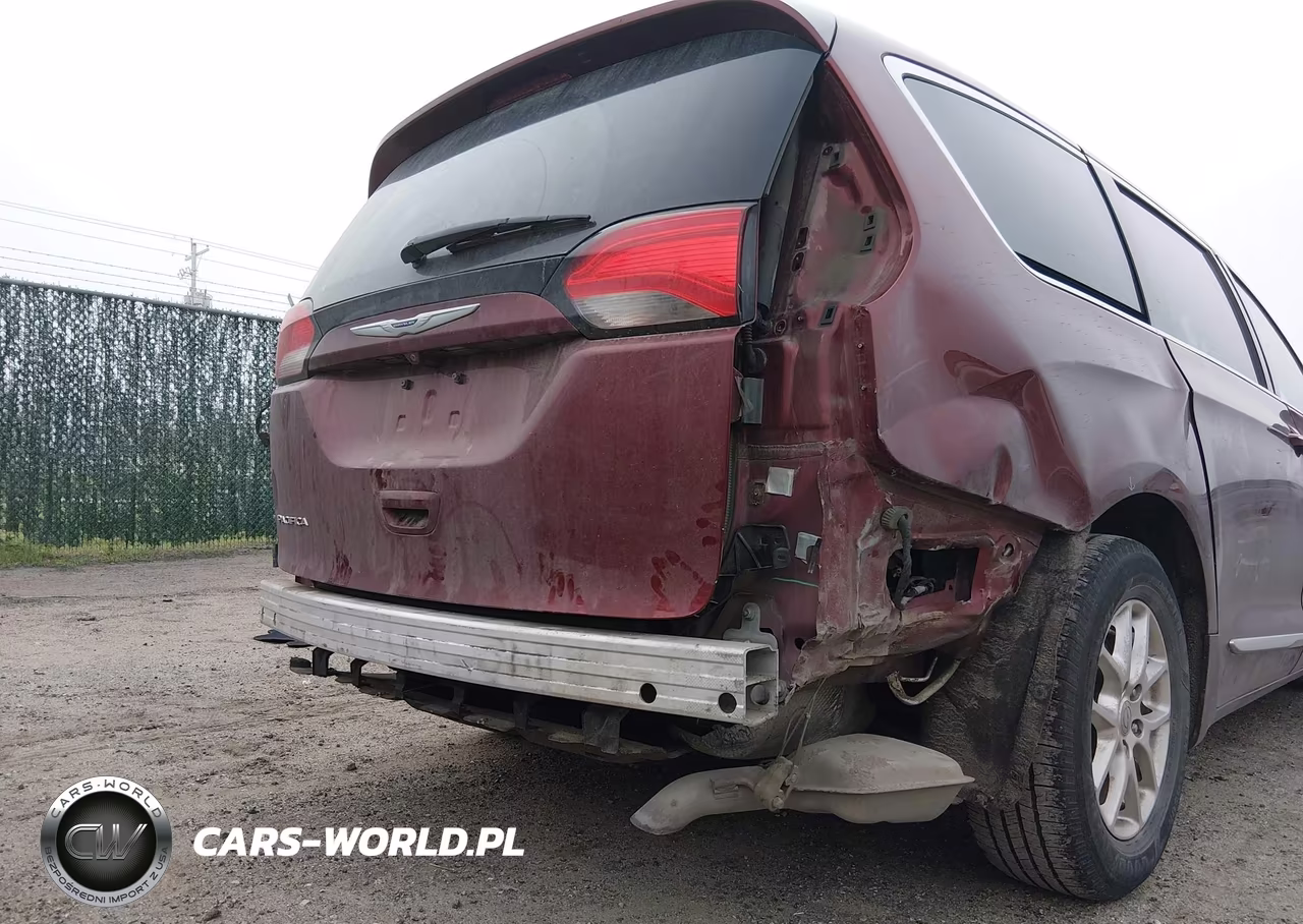 2020 Chrysler Pacifica Touring L VIN:2C4RC1BG7LR125277 - 6