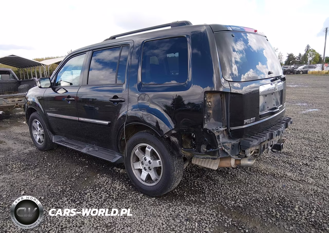 2011 Honda Pilot Touring VIN:5FNYF4H90BB061185 - 3