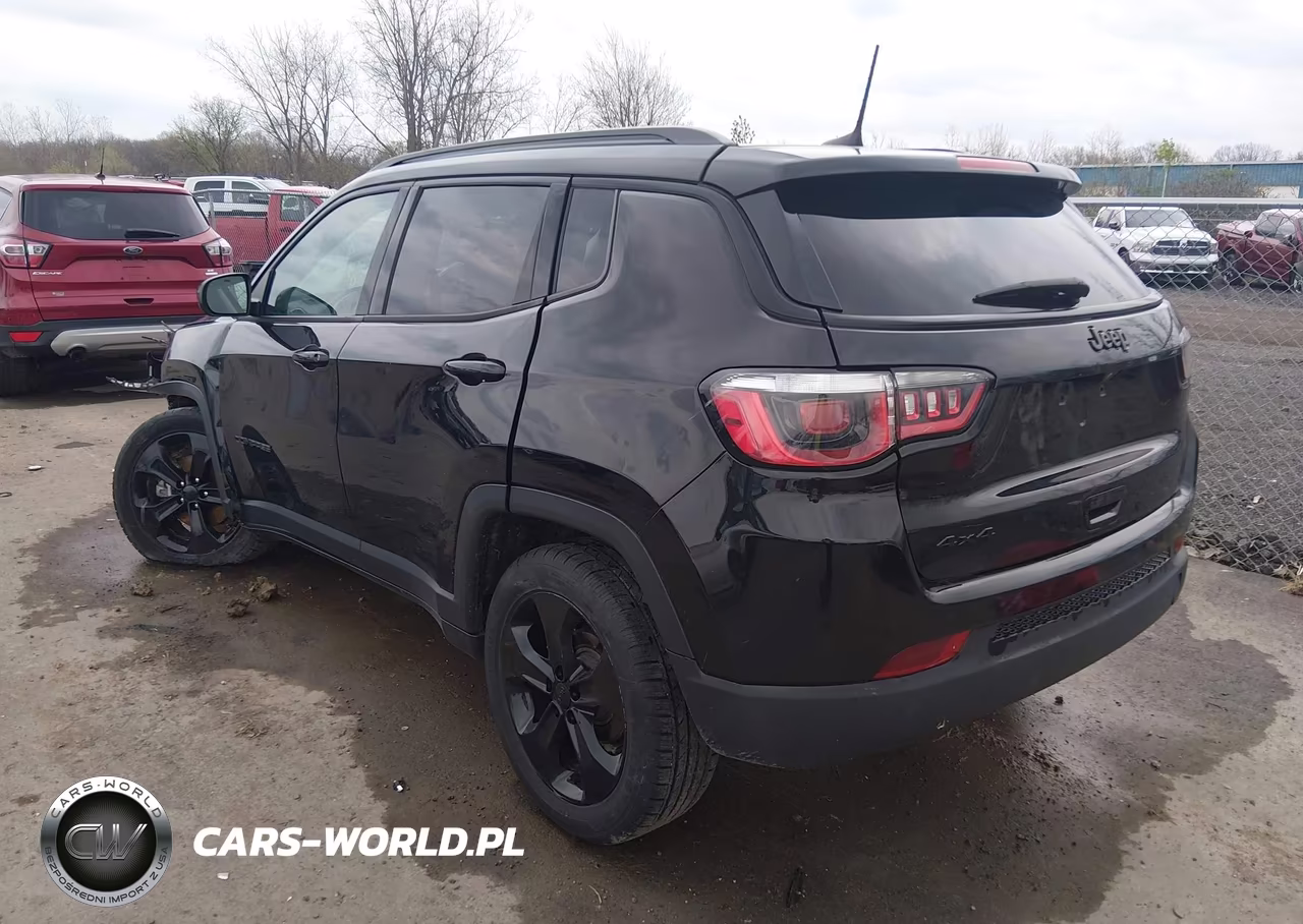 2019 Jeep Compass Altitude 4X4 VIN:3C4NJDBB2KT787614 - 3