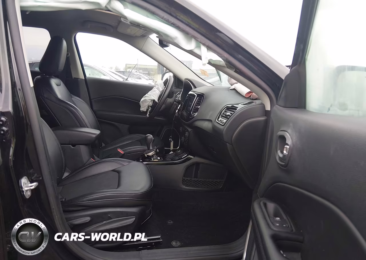 2019 Jeep Compass Altitude 4X4 VIN:3C4NJDBB2KT787614 - 5