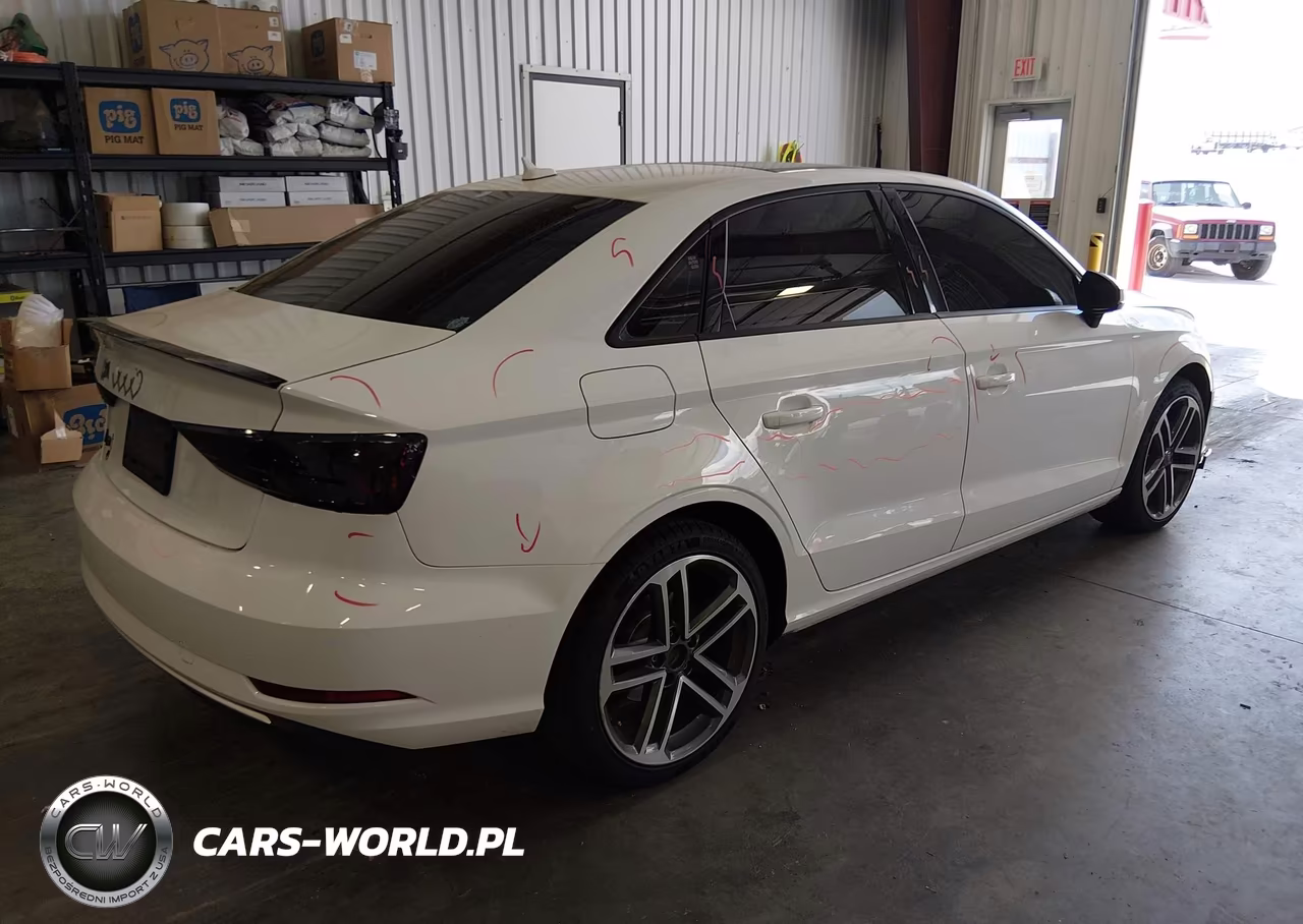 2017 Audi A3 2.0T Premium VIN:WAUAUGFFXH1043048 - 4