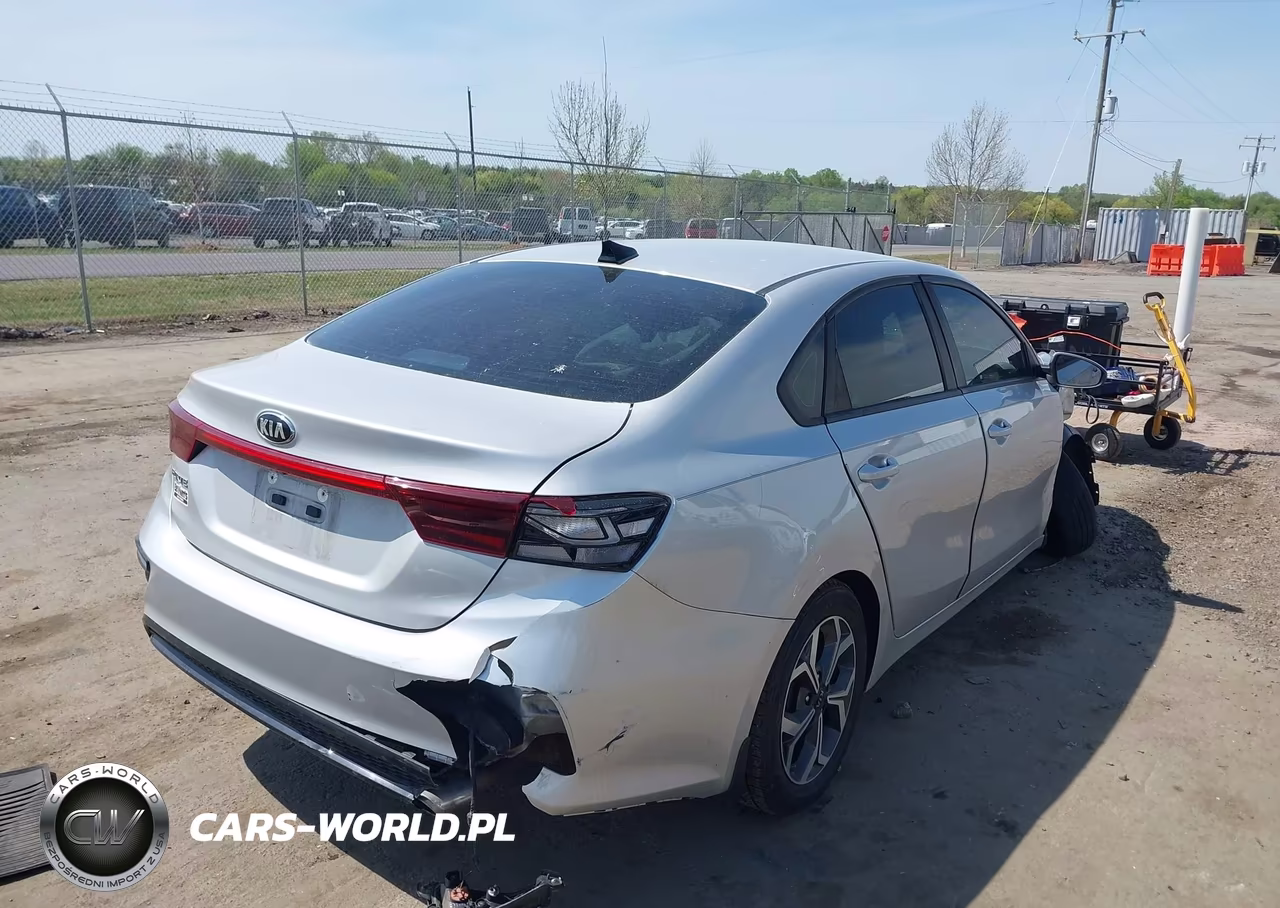 2020 Kia Forte Lxs VIN:3KPF24ADXLE173016 - 4