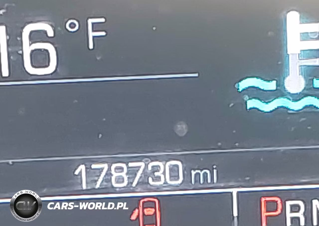 2018 Chevrolet Malibu Lt VIN:1G1ZD5ST7JF229797 - 16