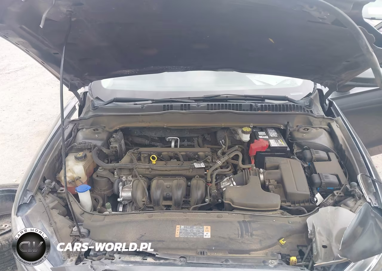 2018 Ford Fusion S VIN:3FA6P0G70JR193606 - 10