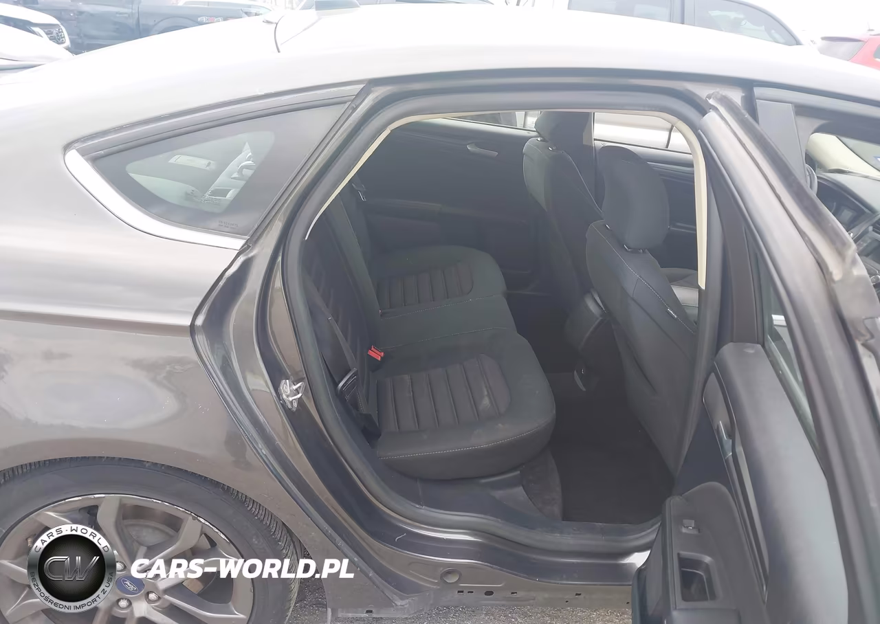 2018 Ford Fusion S VIN:3FA6P0G70JR193606 - 8