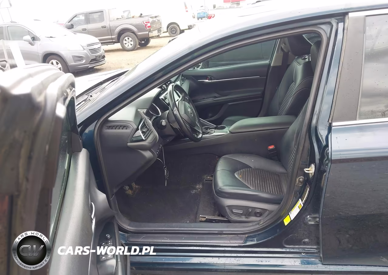 2020 Toyota Camry Se VIN:4T1G11AK8LU906990 - 17