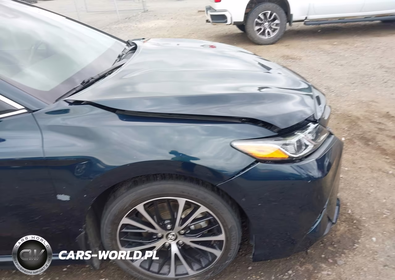 2020 Toyota Camry Se VIN:4T1G11AK8LU906990 - 19