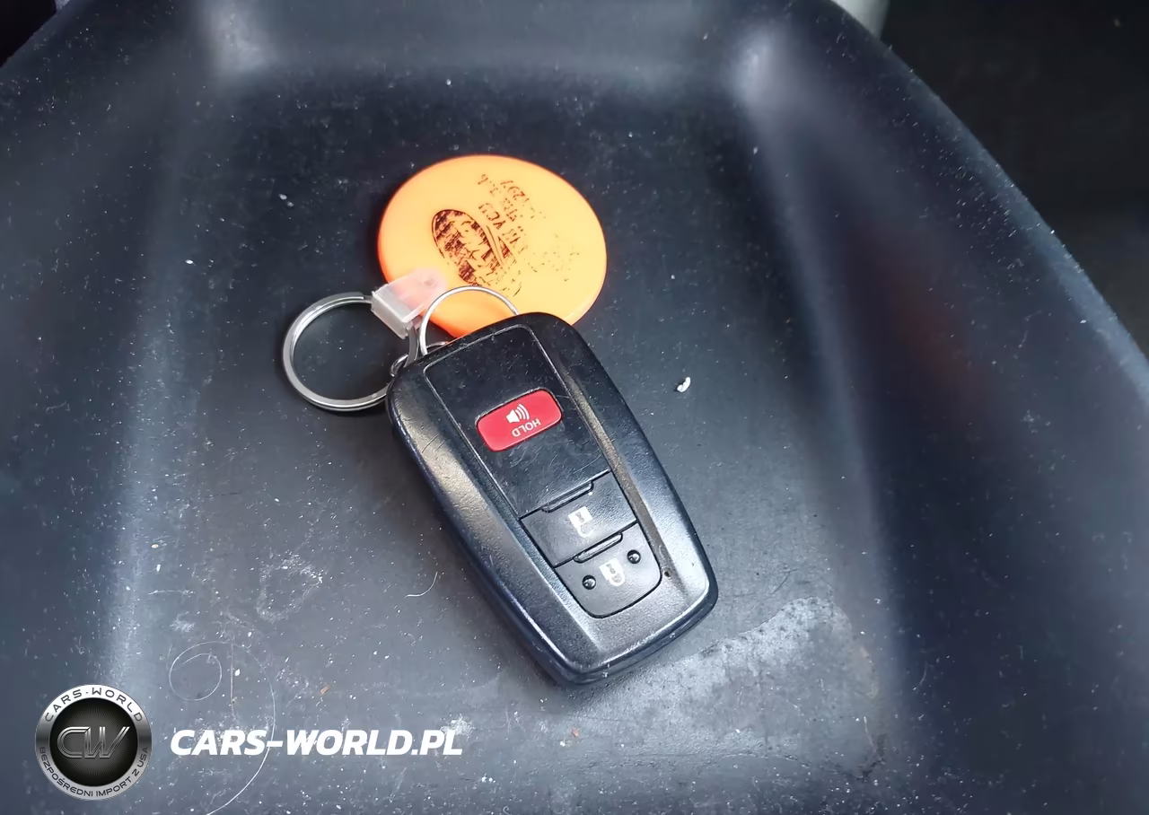 2016 Toyota Prius Two VIN:JTDKBRFU5G3013689 - 11