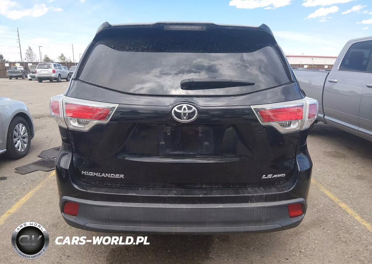 2015 Toyota Highlander Le V6 VIN:5TDBKRFH3FS181279 - 16