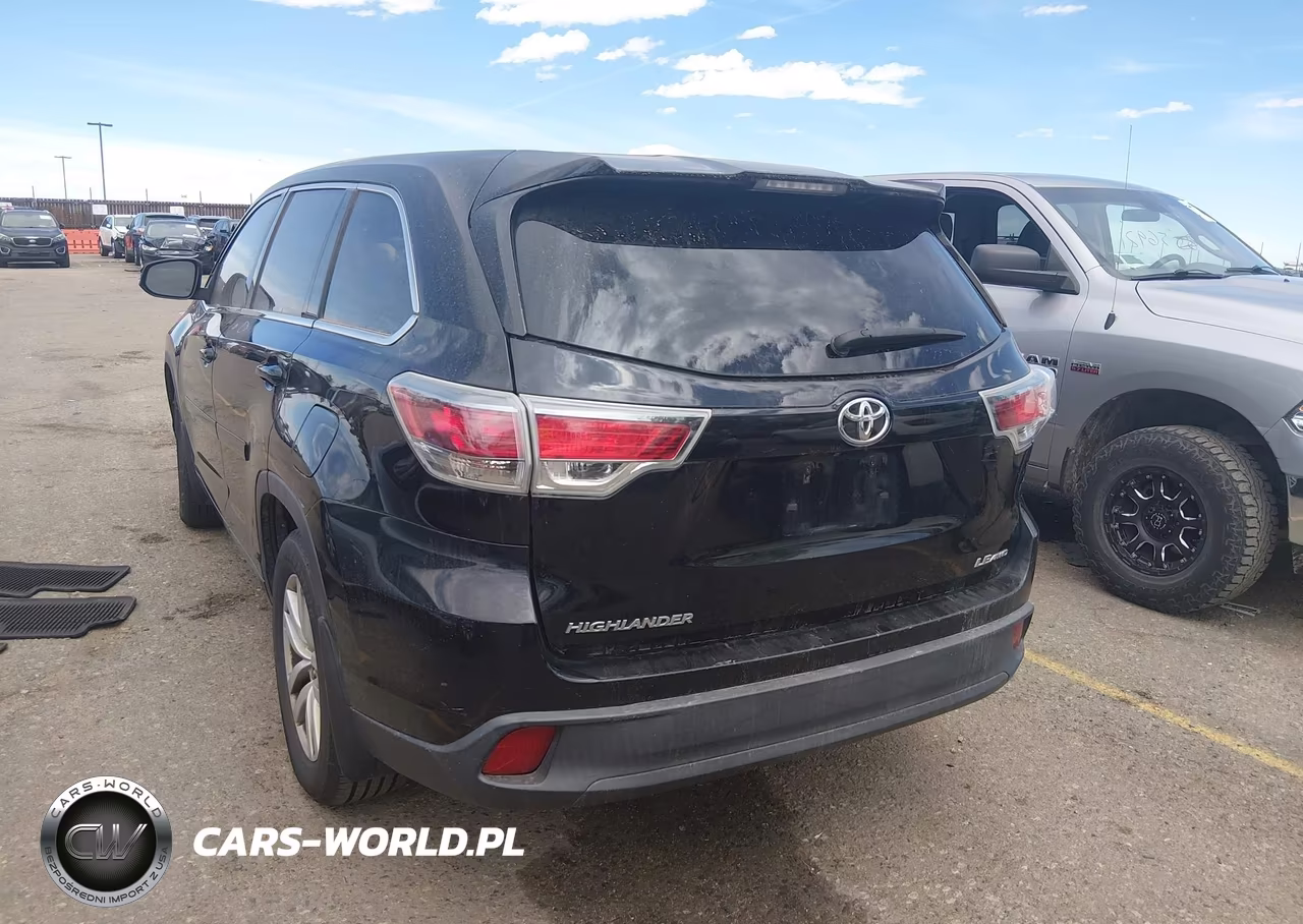 2015 Toyota Highlander Le V6 VIN:5TDBKRFH3FS181279 - 3
