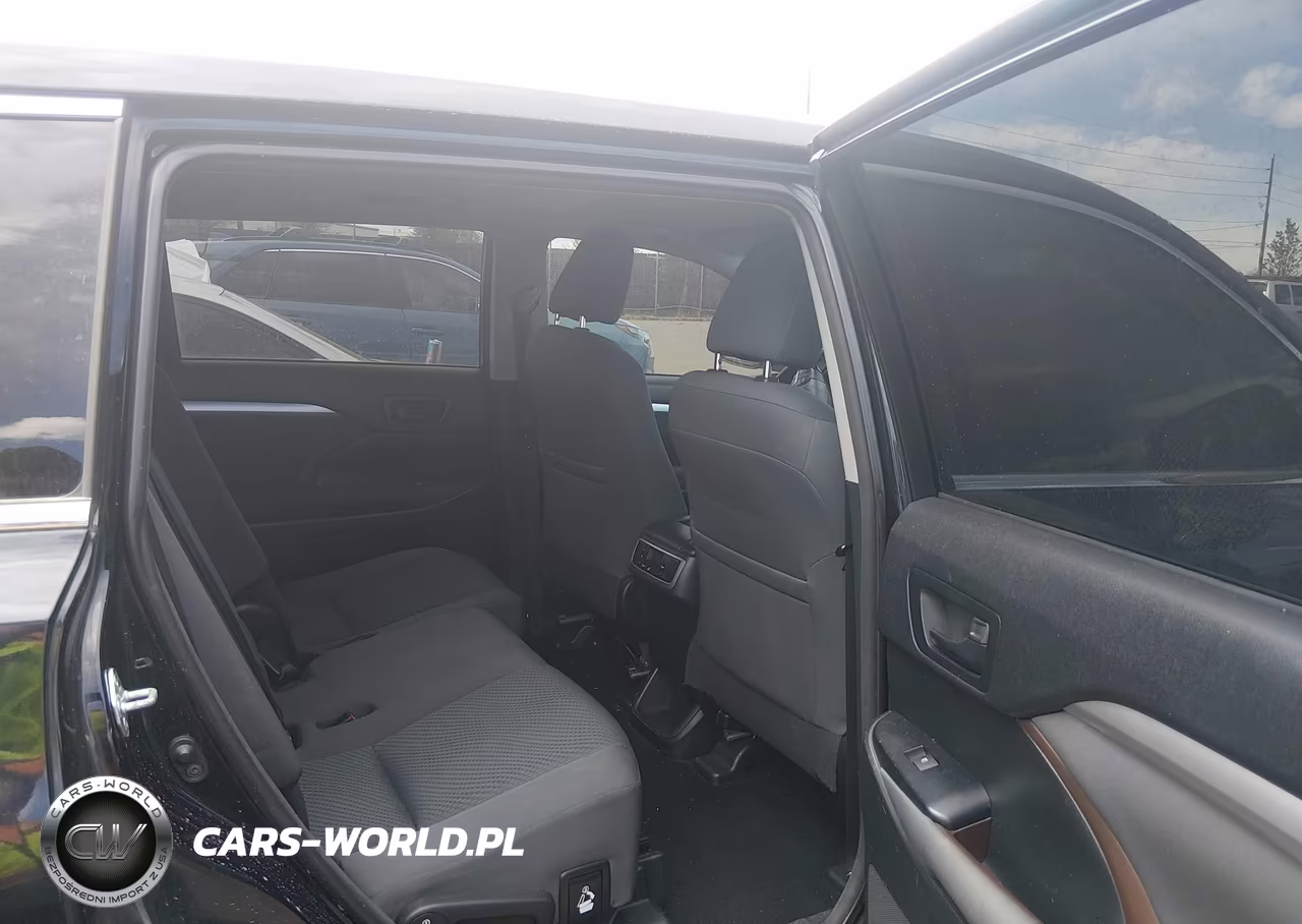 2015 Toyota Highlander Le V6 VIN:5TDBKRFH3FS181279 - 8