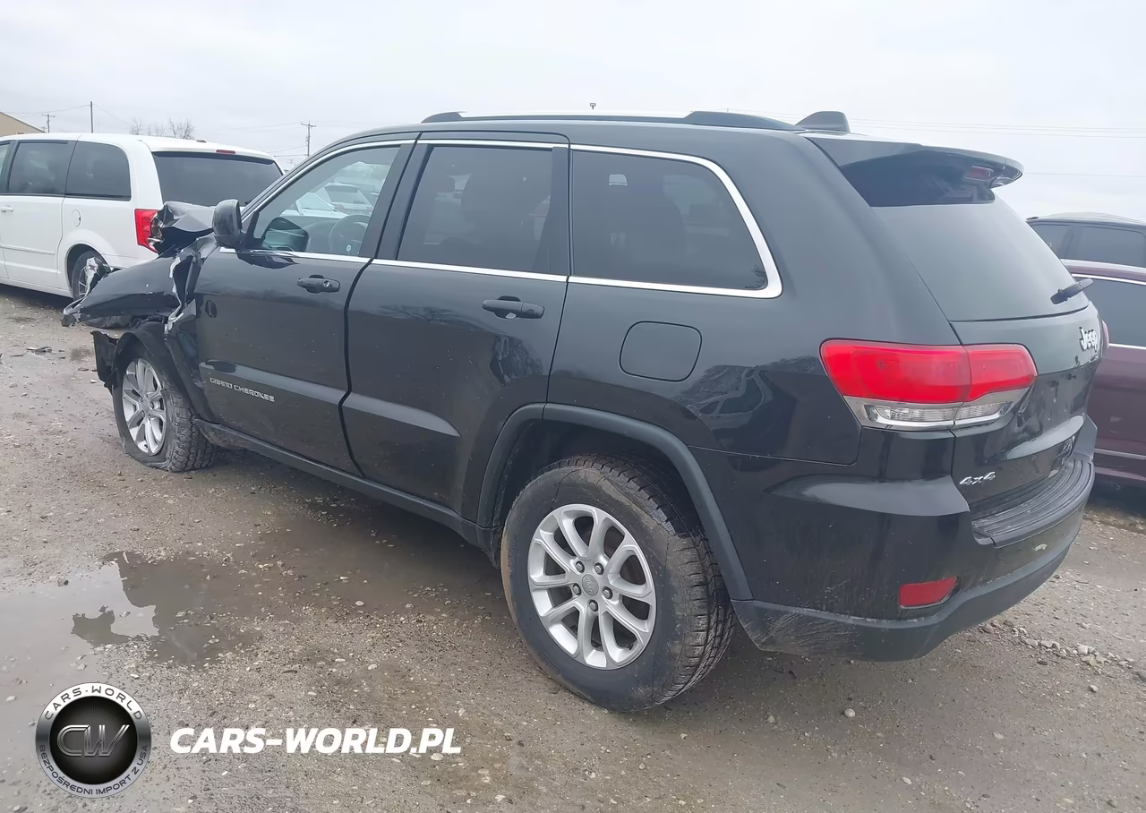 2015 Jeep Grand Cherokee Laredo VIN:1C4RJFAG7FC133820 - 3