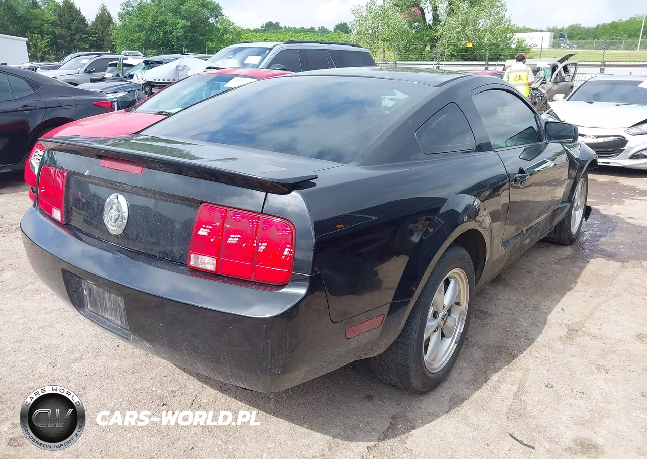 2007 Ford Mustang V6 Deluxe-V6 Premium VIN:1ZVHT80N975325129 - 4