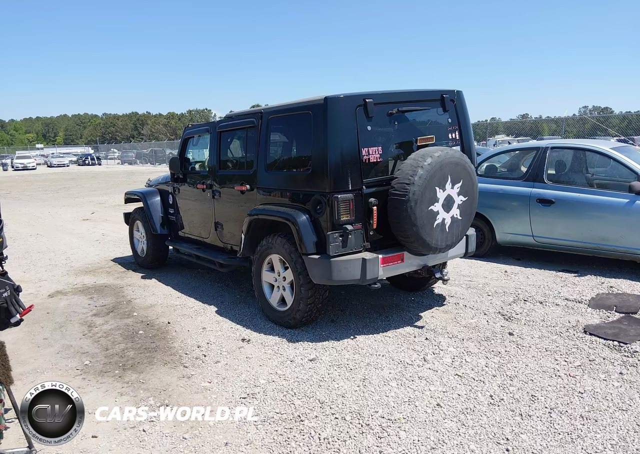 2010 Jeep Wrangler Unlimited Sahara VIN:1J4BA5H19AL214947 - 3