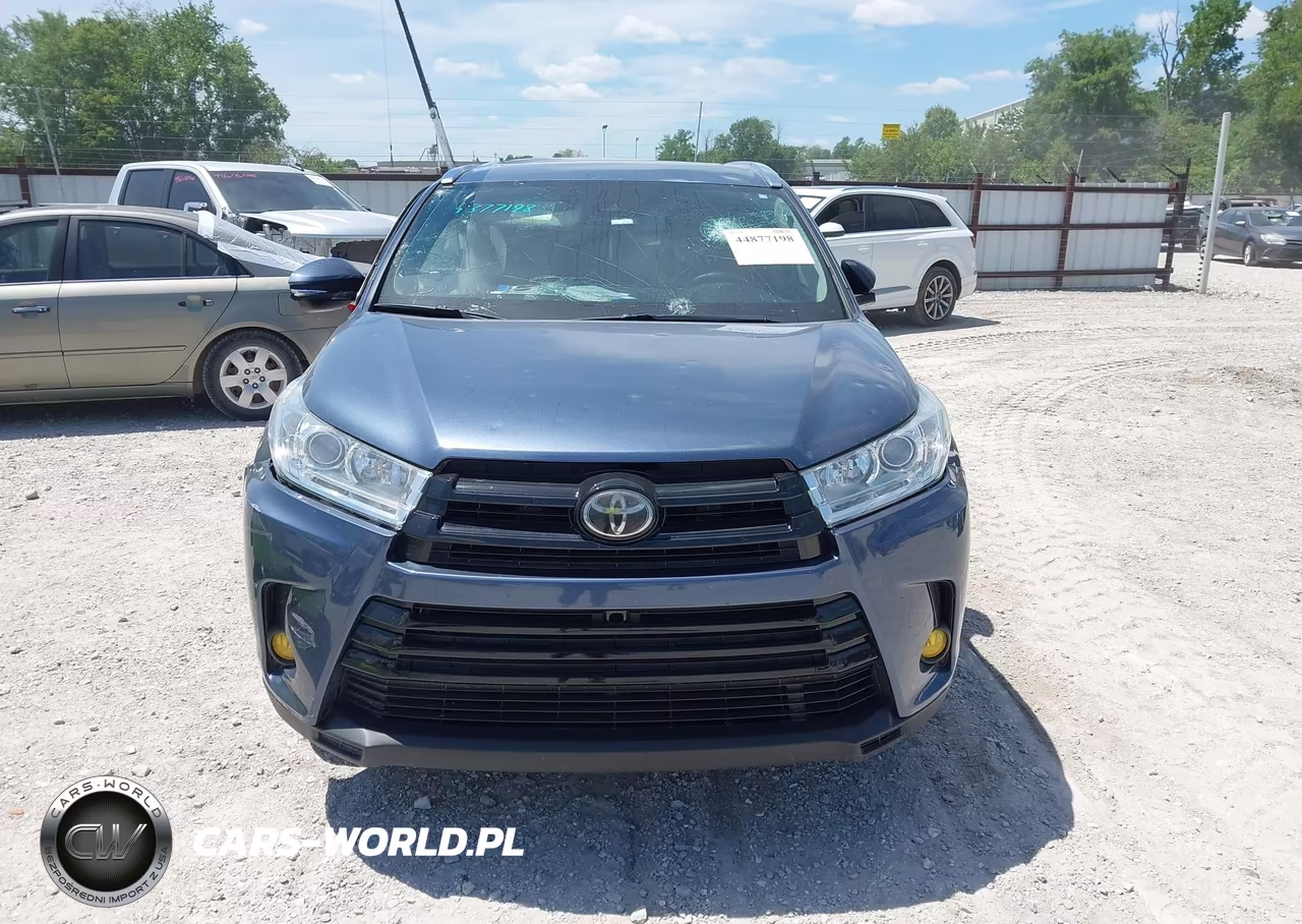 2018 Toyota Highlander Xle VIN:5TDJZRFH8JS486924 - 12
